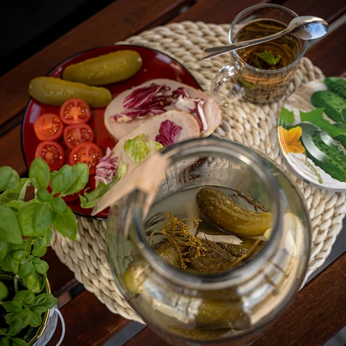 Буркан 4 л, цветна винтова капачка + вилица или щипки - 8