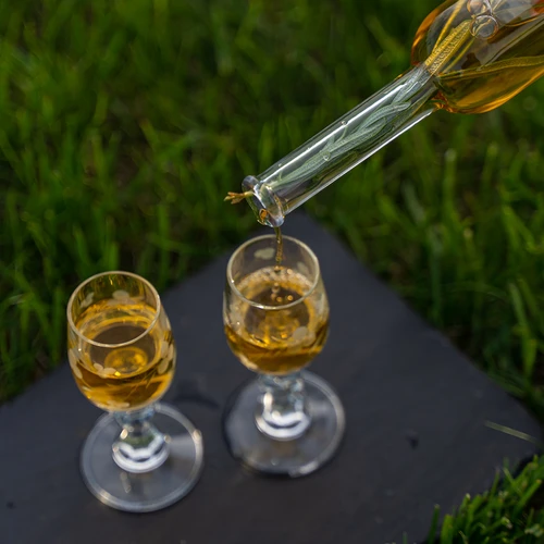 Бутилка за наливка 100 мл 6 бр.+ 6 тапи - 9