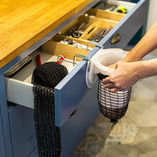 Черна мрежа за месни изделия с размери 18 см x 5 м, с термична устойчивост до 220°C - 3