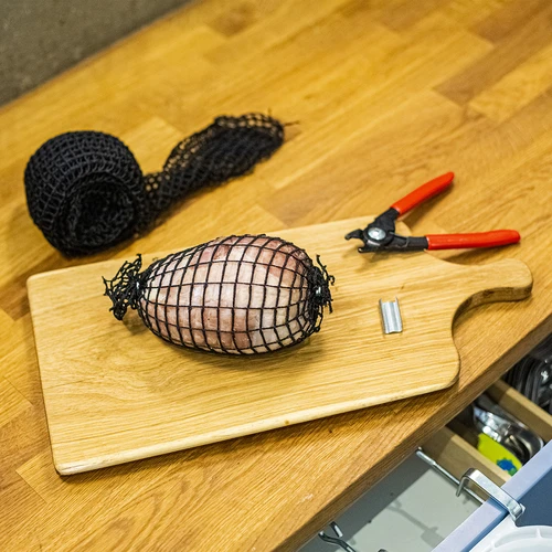 Черна мрежа за месни изделия с размери 18 см x 5 м, с термична устойчивост до 220°C - 5