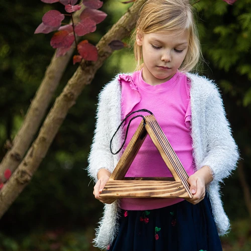 Дървена хранилка за птици - триъгълна - 9