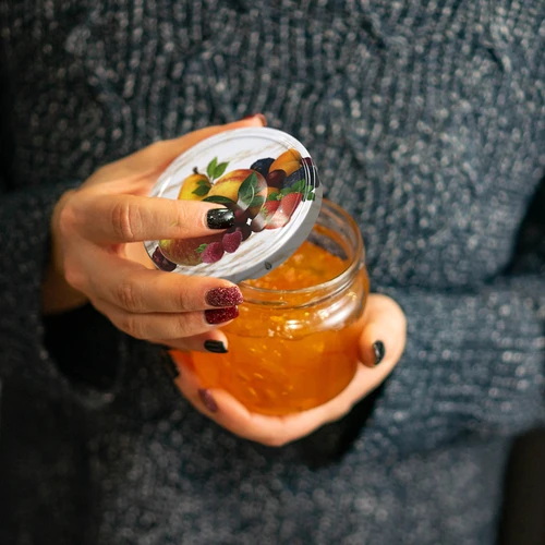 Капачка ф 66/4 плодове на бял фон - 10 бр. - 6