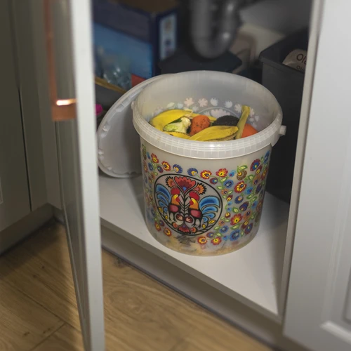 Кофа за храни GWIOZDA - с капак, 10 л - 8