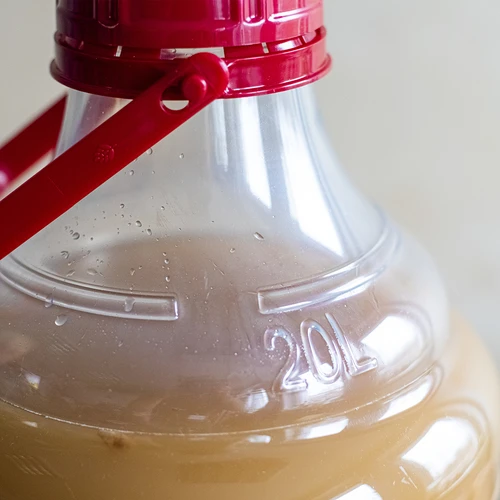 Лека, нечуплива дамаджана за вино с дръжка, 20 L - 13