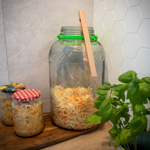 Стъклен буркан 8 л, с щипци - 9