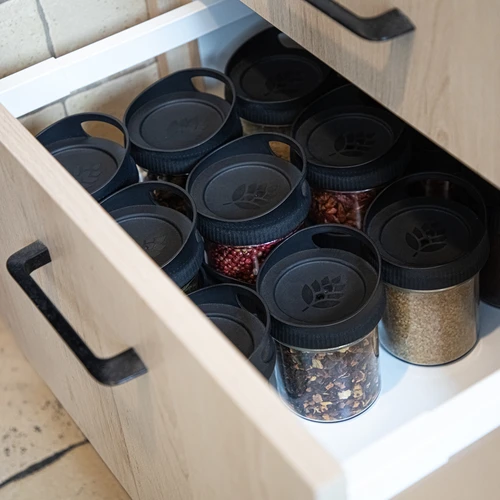 Стъклен контейнер 350 мл, с капачка за окачване - 8