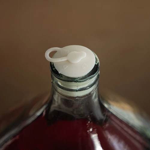 Тапа за дамаджана fi 40/43 mm със затваряща капачка - 6