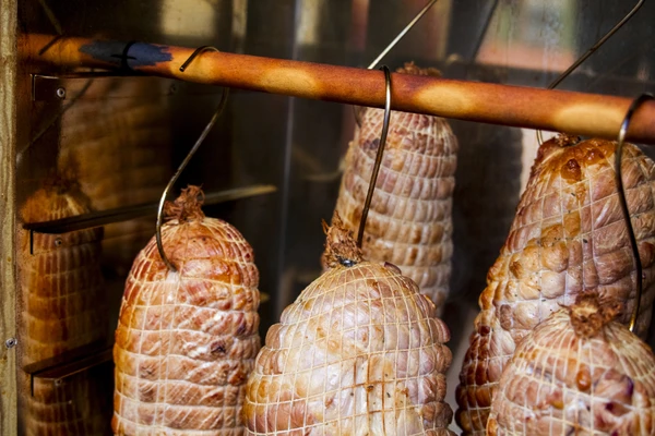 Домашна пушена шунка – димно изкушение