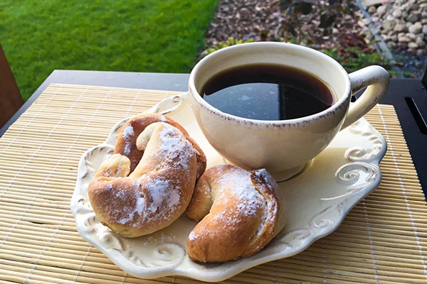 Маяни кифлички със сладко