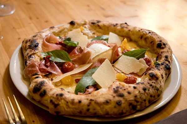 Неаполитанска пица от газов грил