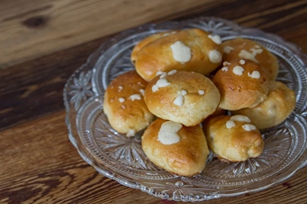 Сладки хлебчета със сливи