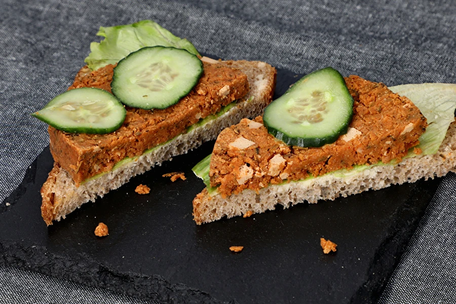 Browin Przepiśnik - Веганска „мортадела“ от шунковар